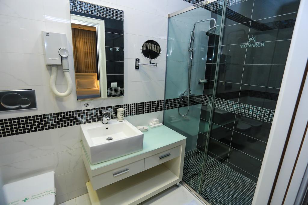 Hotel Monarch Elbasan Luaran gambar